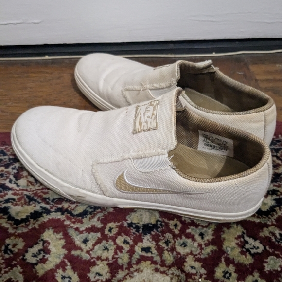Nike Vintage Slip on Sneakers - Size 8.5 - Picture 5 of 8